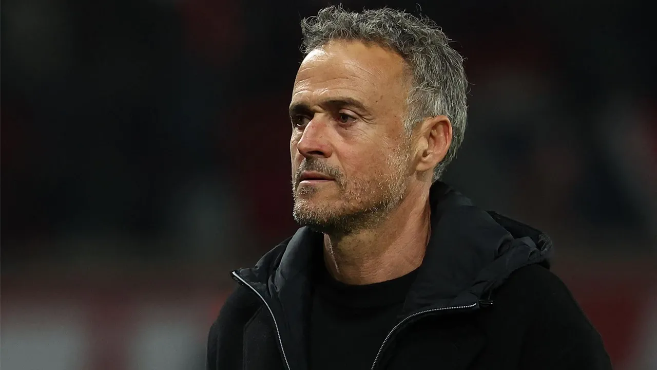 70 مليون يورو.. باريس يحدد سعر بيع لي كانج لعمالقة الدوري الإسباني